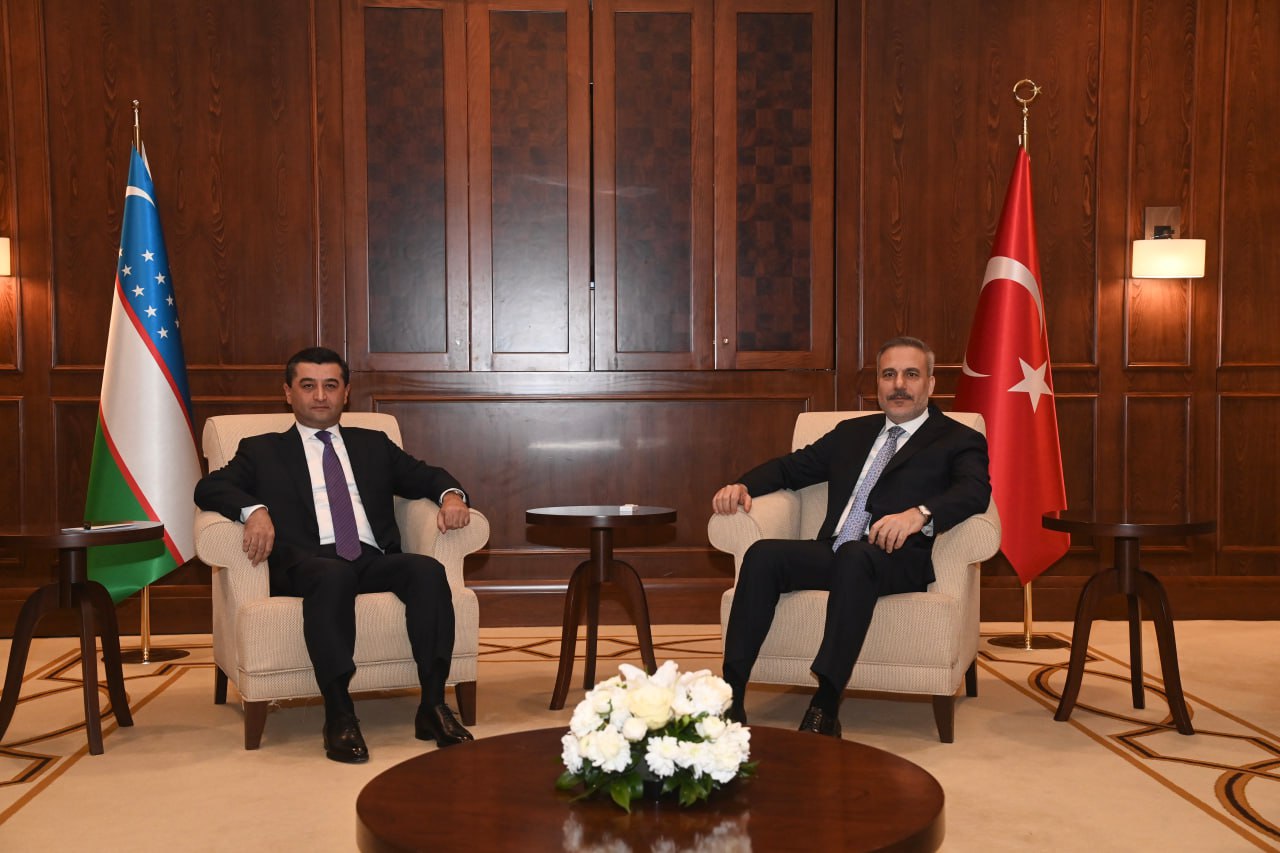 Министр иностранных дел Узбекистана в Анкаре встретился с министром иностранных дел Турции