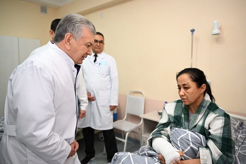 Президент навестил пострадавших при трагедии в городе Гулистане