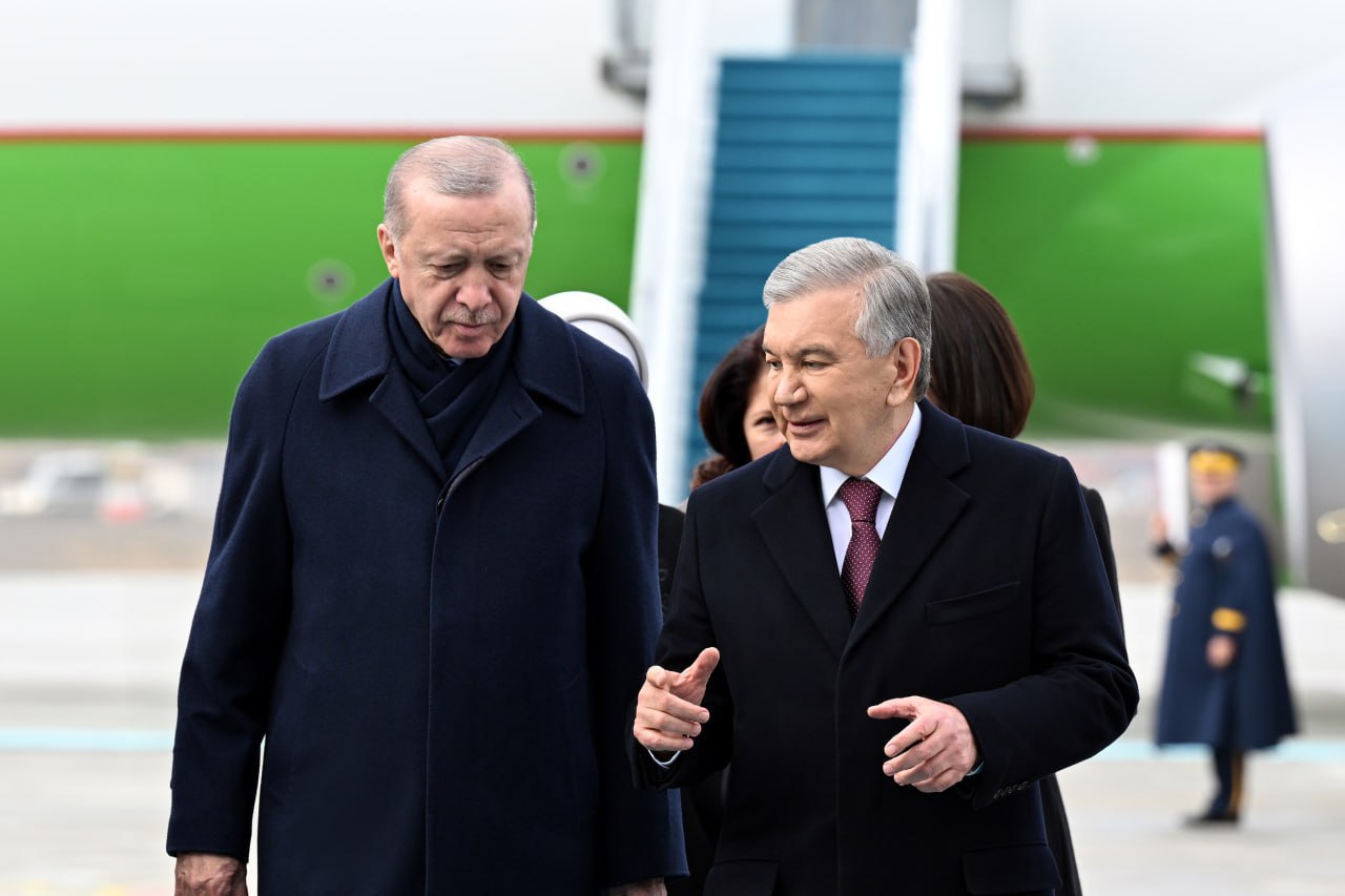 Начался официальный визит Президента Узбекистана в Турцию