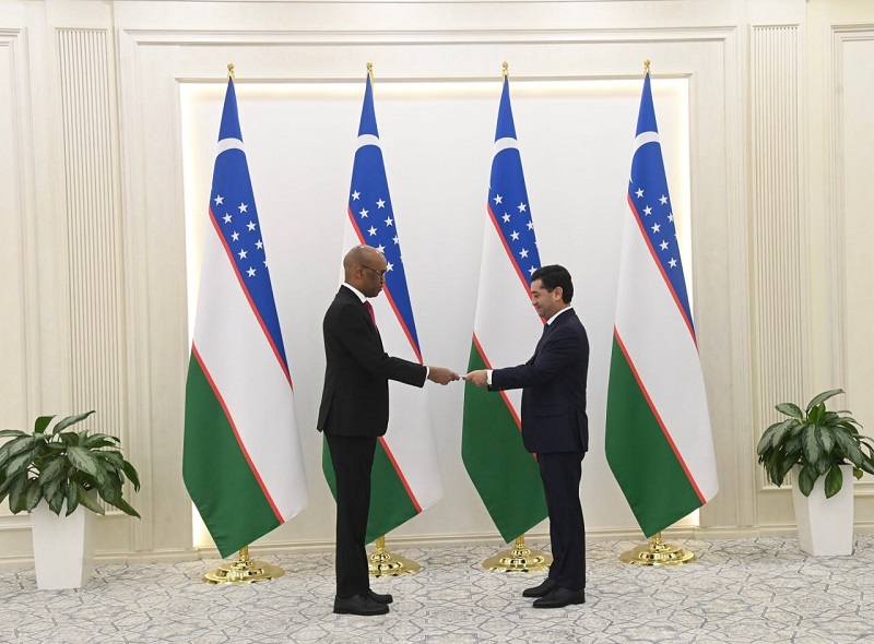 Министр иностранных дел Узбекистана принял первого посла Сомали в нашей стране