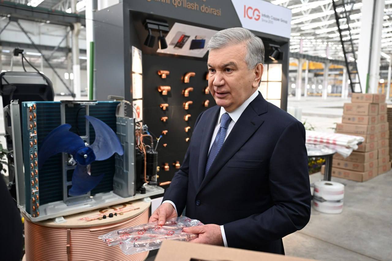 Head of state visits copper pipe and fittings manufacturing enterprise