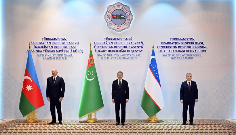 Состоялась встреча лидеров Узбекистана, Туркменистана и Азербайджана