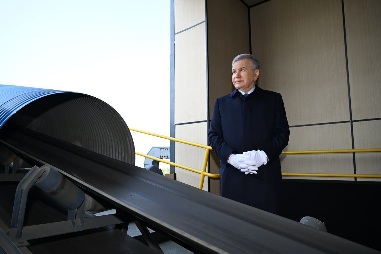 President inspects copper concentrate production process