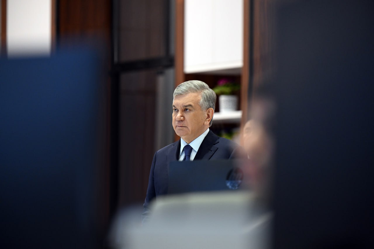 President visits Digital Control Center of Almalyk Mining and Metallurgical Complex