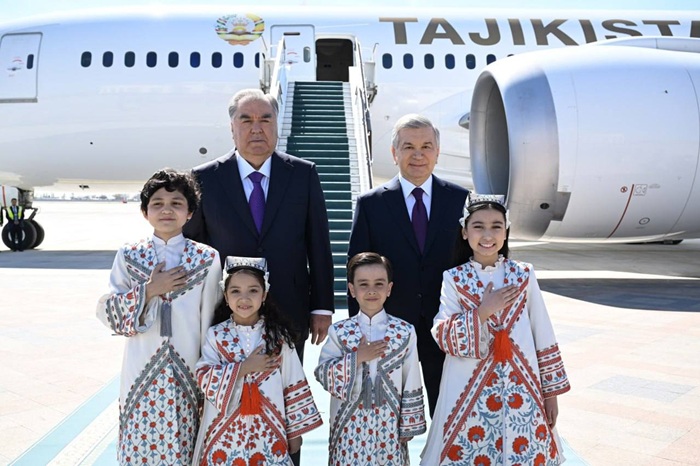 President of Tajikistan arrives in Uzbekistan on a state visit