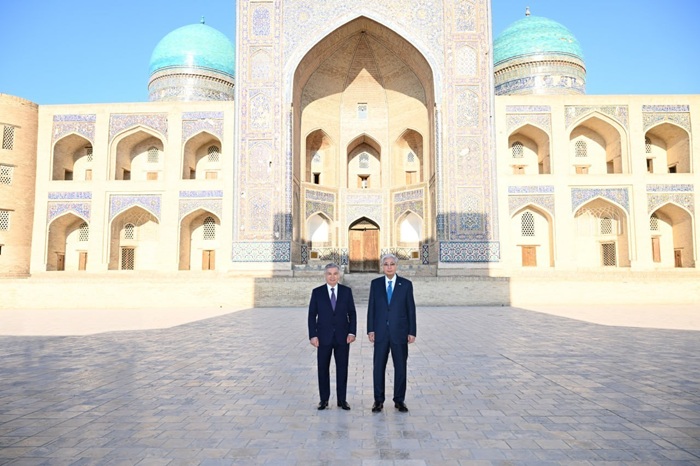 Presidents of Uzbekistan and Kazakhstan tour historic landmarks of Bukhara