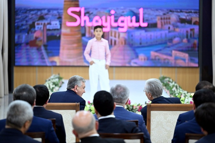 Presidents visit Nigora textile enterprise