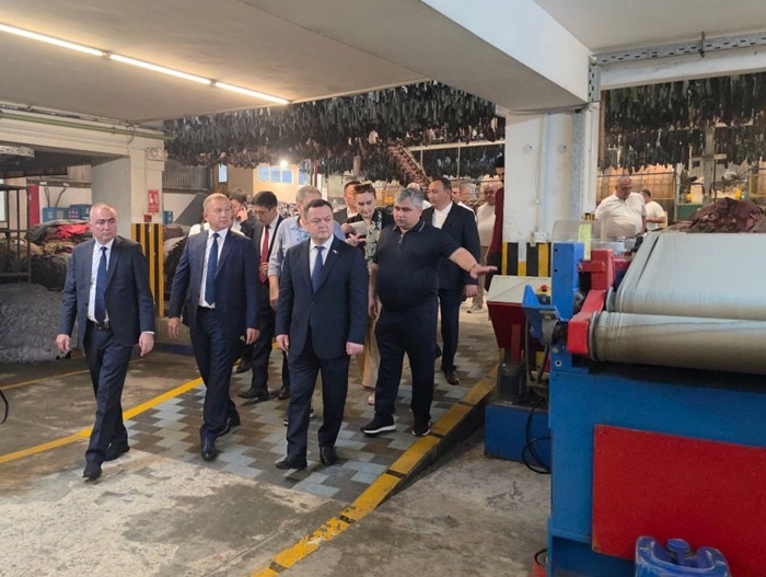 An Uzbek delegation held talks in Karachi regarding the implementation of a joint leather processing project in the Navoi region, involving Pakistani investment