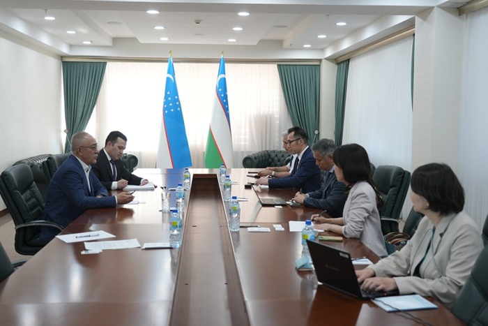 Meeting with JICA Director General Tetsuya Yamada
