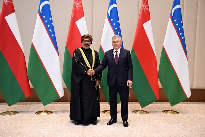 Oʻzbekiston Prezidenti Oʻmon bilan savdo-iqtisodiy hamkorlikni kengaytirish masalalarini muhokama qildi