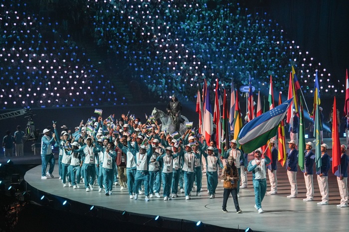 On the status of the host country and a new phase of international cultural cooperation