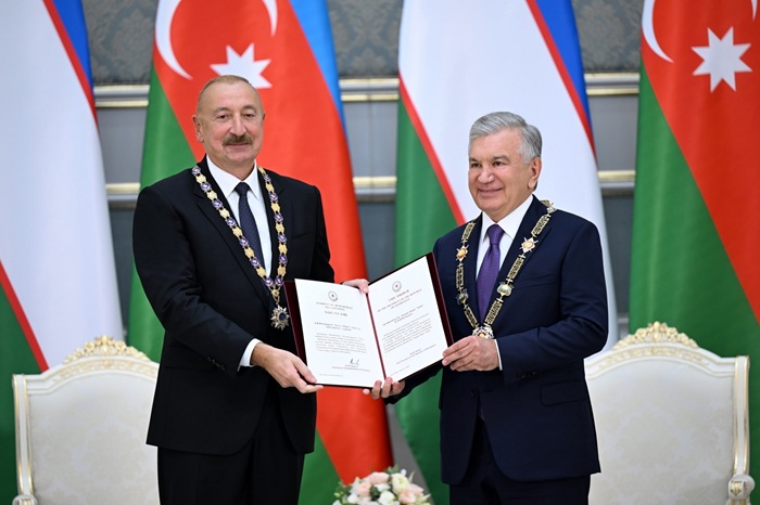 Президенты Узбекистана и Азербайджана награждены высшими государственными наградами