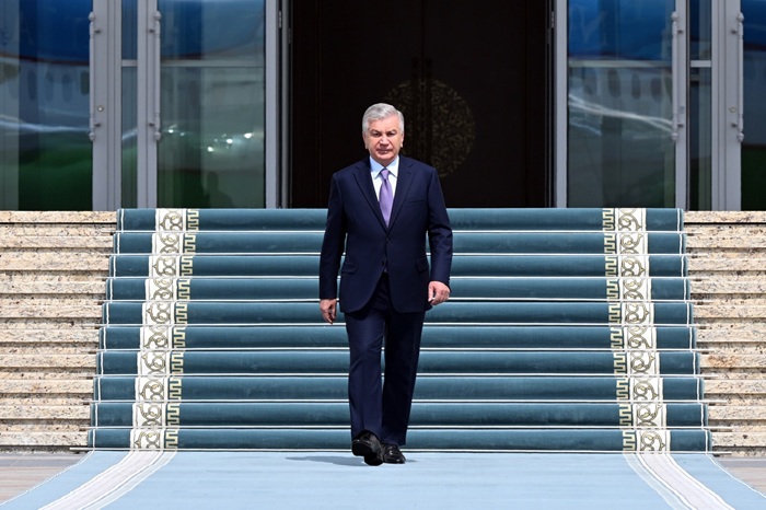 Президент Узбекистана отбыл с рабочим визитом в Кыргызстан