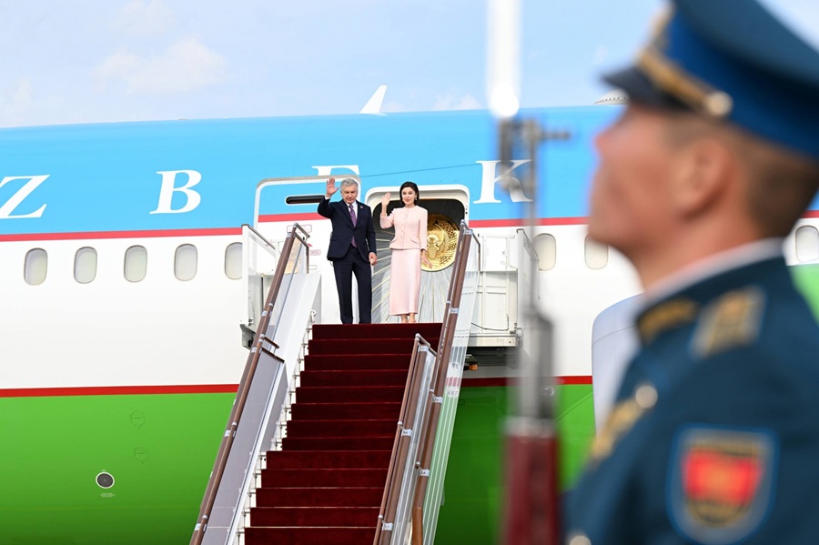 Рабочий визит Президента Узбекистана в Кыргызстан завершился